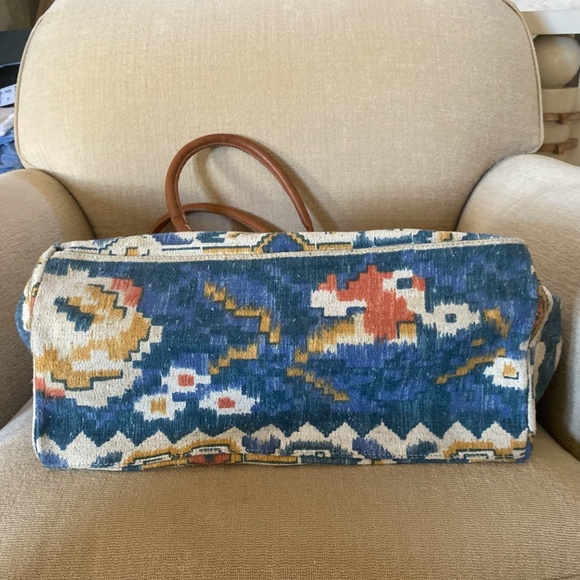 Unisa Zippered Canvas Tote - Picture 9 of 16